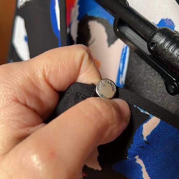 Vince Camuto Cold Shoulder Top - Picture 6 of 7